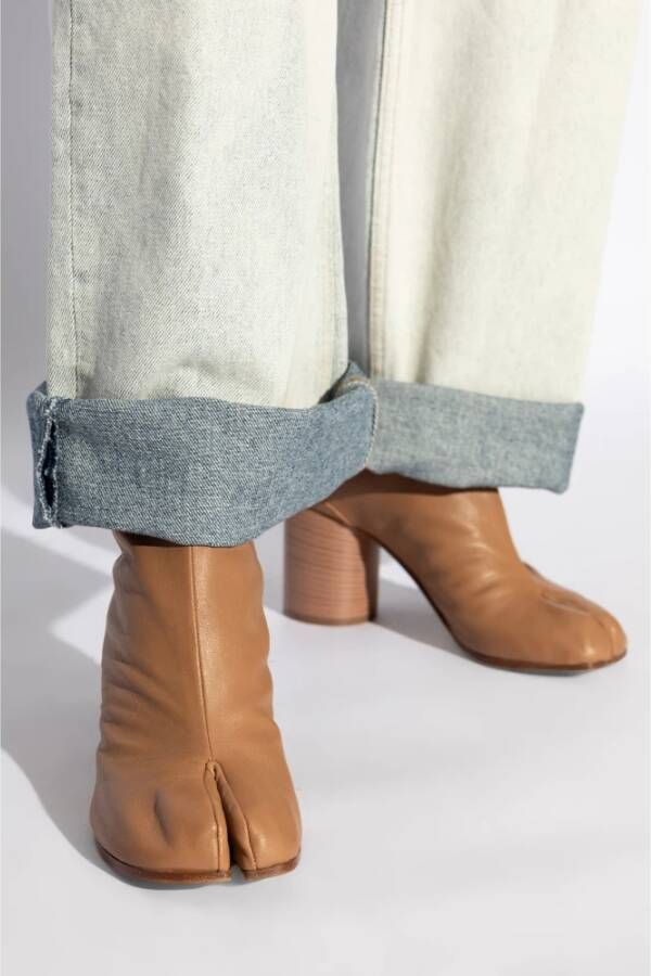 Maison Margiela Enkellaarzen met hak en tabi-uitsnijding Beige Dames