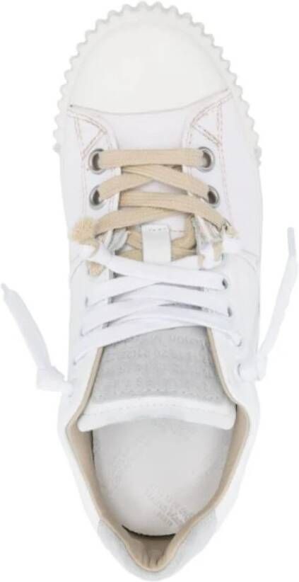 Maison Margiela Distressed White Evolution Sneakers Wit Dames