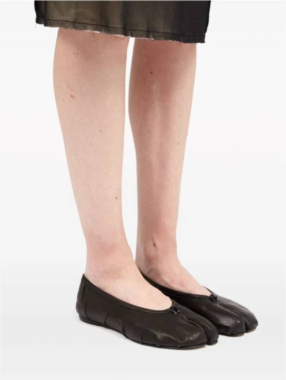 Maison Margiela Zwarte platte schoenen met Tabi-teen Black Dames