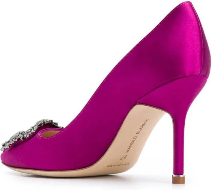 Manolo Blahnik Donkerroze satijnen pumps met juwelen gesp