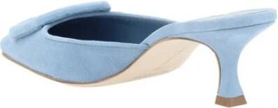 Manolo Blahnik Elegante Suède Kitten Heel Pumps met Gesp Blue Dames