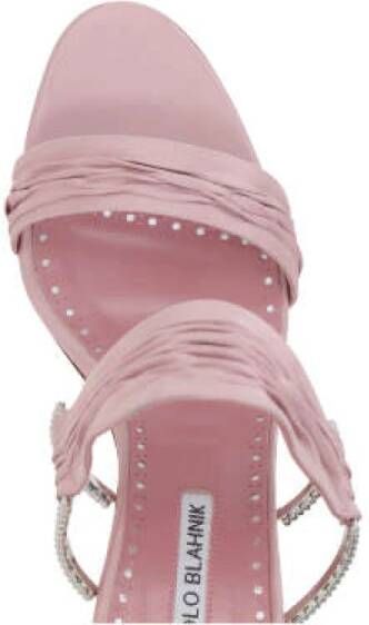 Manolo Blahnik Gedrapeerde roze satijnen sandalen met juwelen gespen Purple Dames