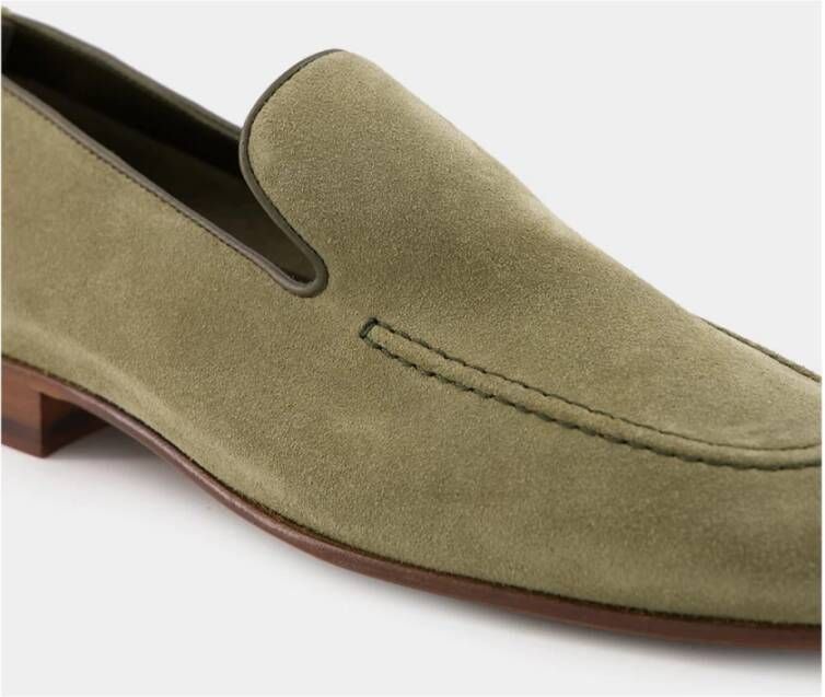 Manolo Blahnik Khaki Suède Loafers met Leren Details