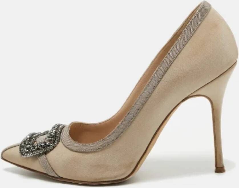 Manolo Blahnik Pre-owned Canvas heels Beige Dames