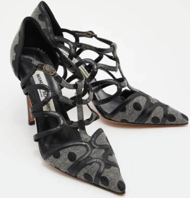 Manolo Blahnik Pre-owned Canvas heels Gray Dames