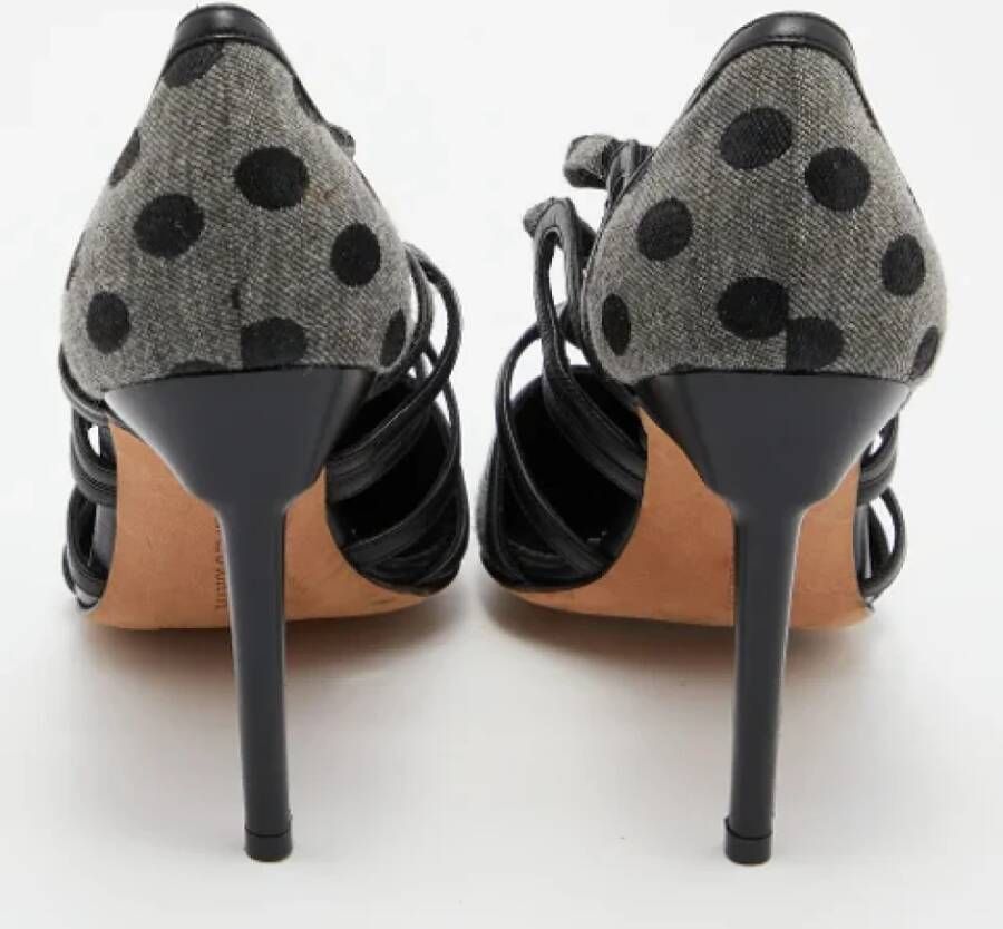Manolo Blahnik Pre-owned Canvas heels Gray Dames