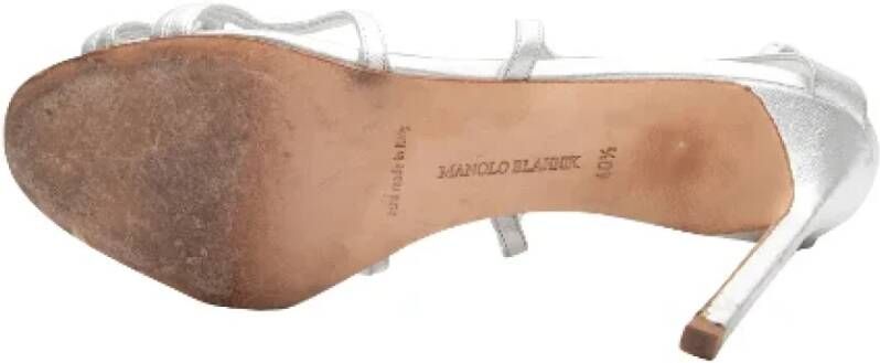 Manolo Blahnik Pre-owned Canvas sandals Gray Dames