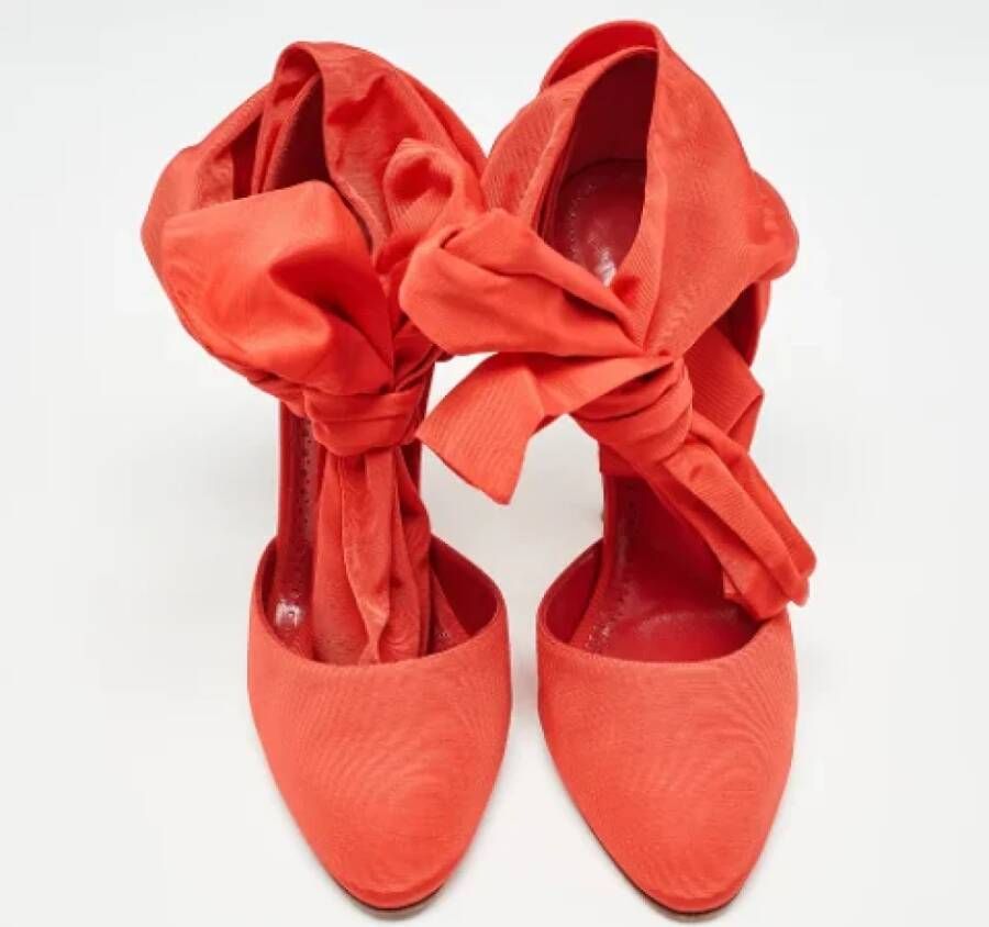 Manolo Blahnik Pre-owned Fabric heels Red Dames
