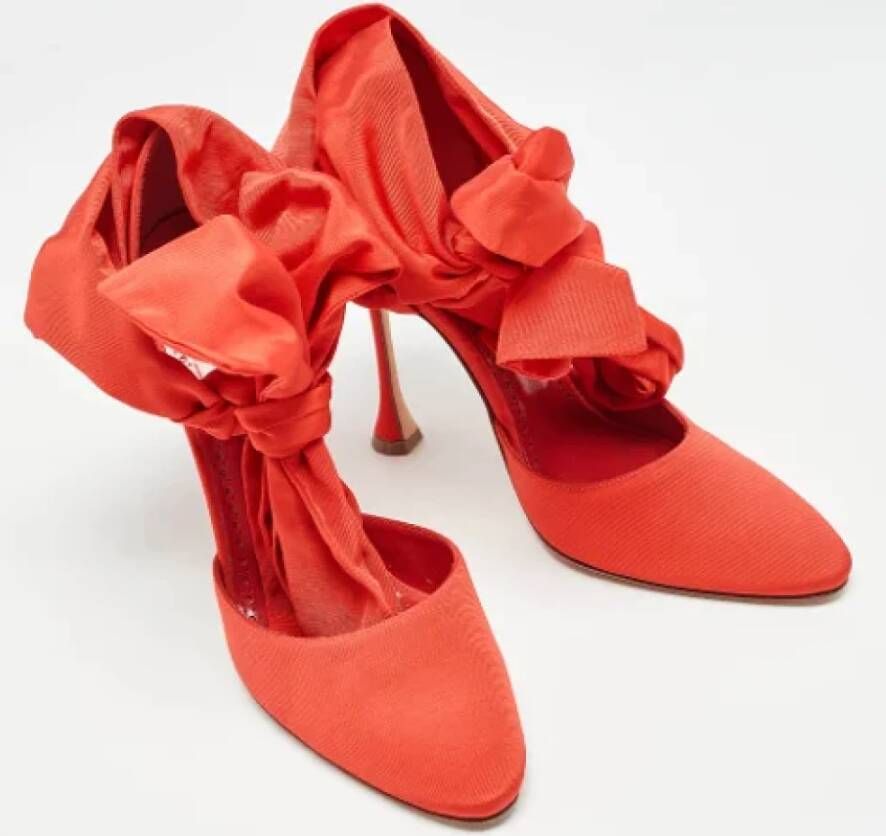Manolo Blahnik Pre-owned Fabric heels Red Dames