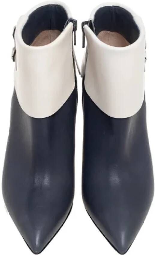 Manolo Blahnik Pre-owned Leather boots Blue Dames