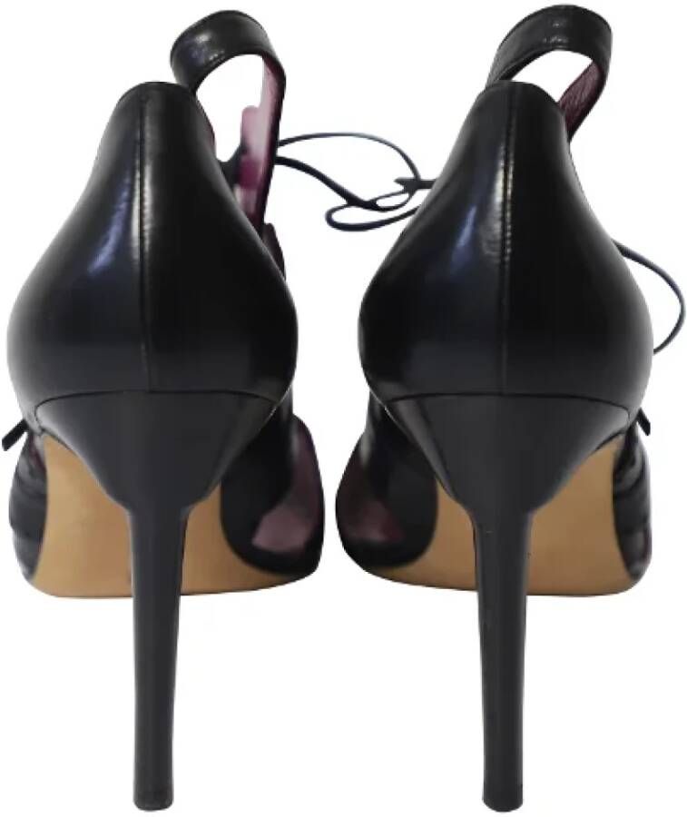 Manolo Blahnik Pre-owned Leather heels Black Dames