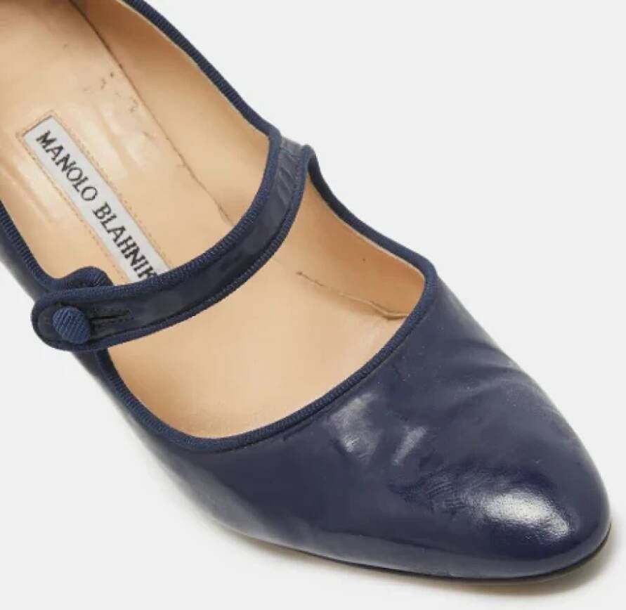 Manolo Blahnik Pre-owned Leather heels Blue Dames