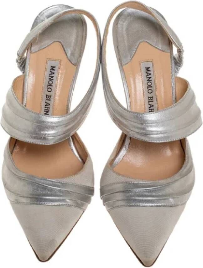 Manolo Blahnik Pre-owned Leather heels Gray Dames