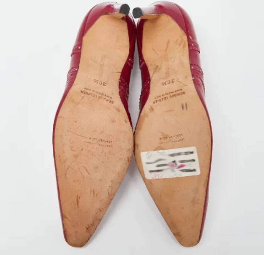Manolo Blahnik Pre-owned Leather heels Pink Dames