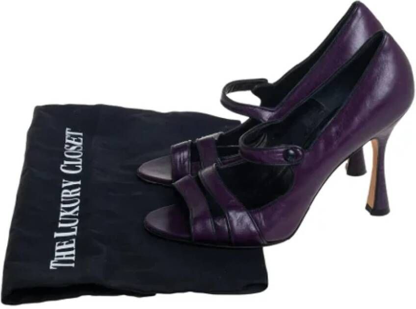 Manolo Blahnik Pre-owned Leather heels Purple Dames