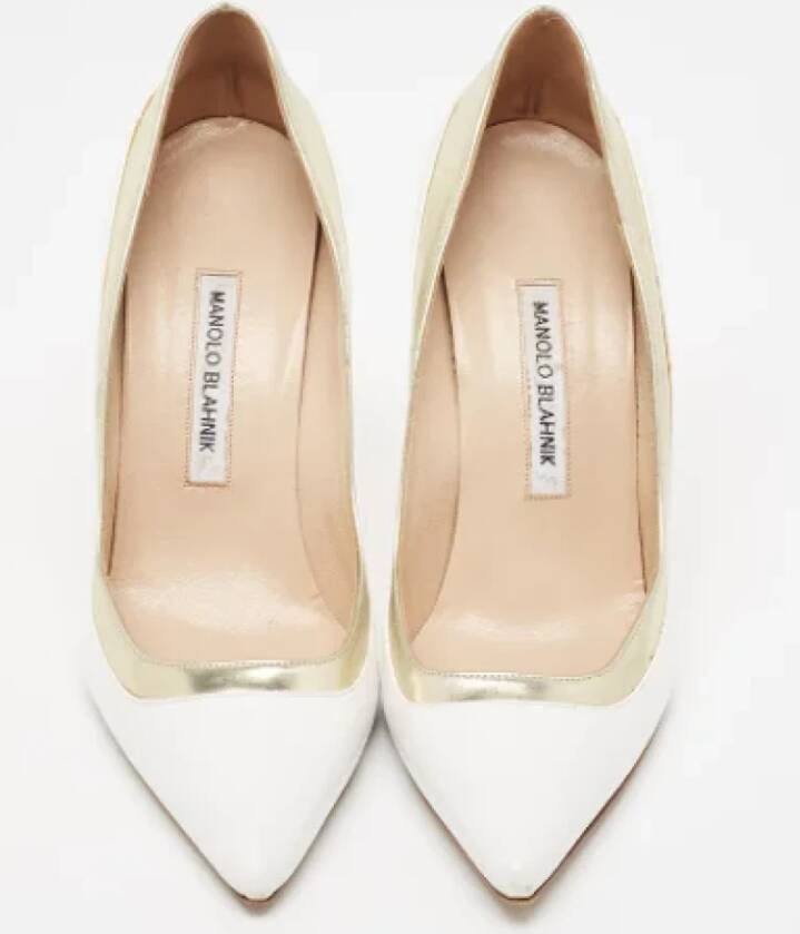 Manolo Blahnik Pre-owned Leather heels White Dames