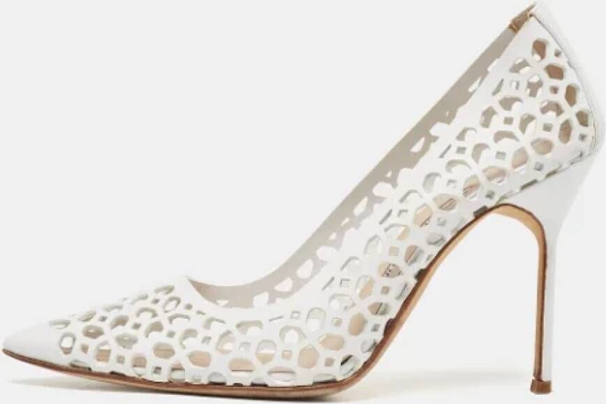 Manolo Blahnik Pre-owned Leather heels White Dames