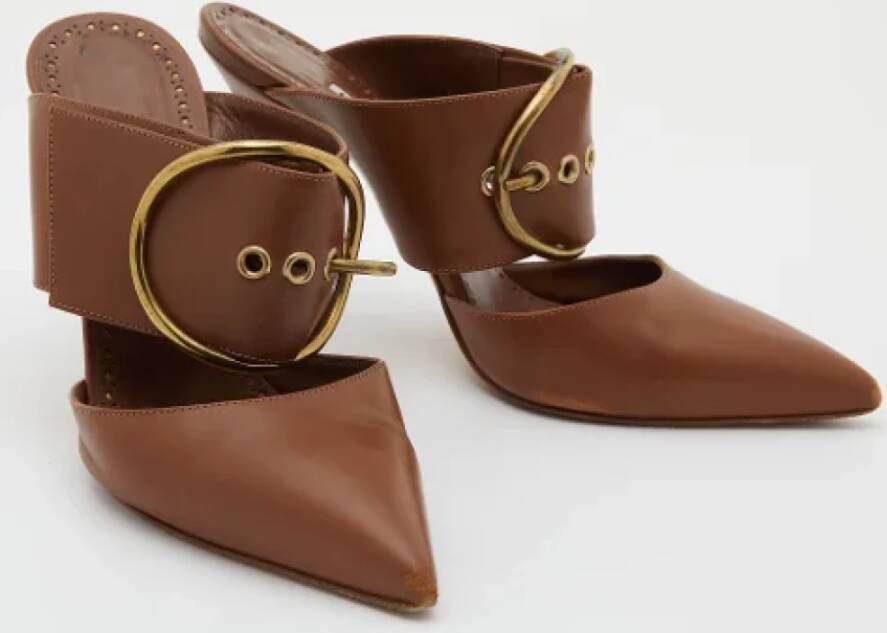Manolo Blahnik Pre-owned Leather mules Brown Dames