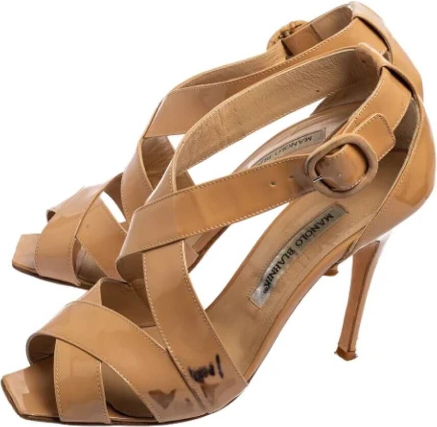 Manolo Blahnik Pre-owned Leather sandals Beige Dames