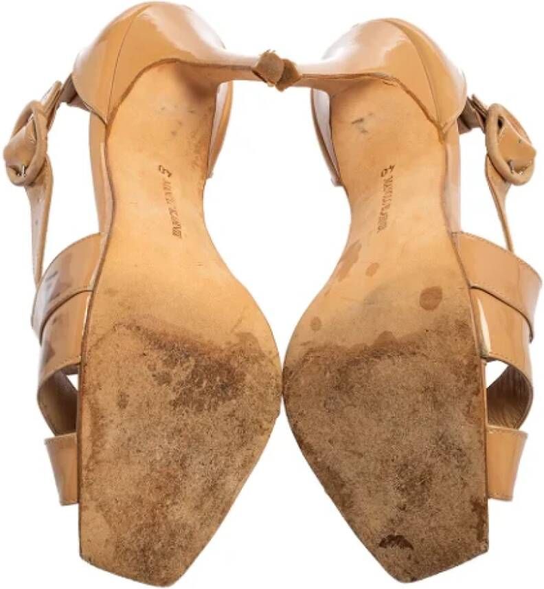 Manolo Blahnik Pre-owned Leather sandals Beige Dames