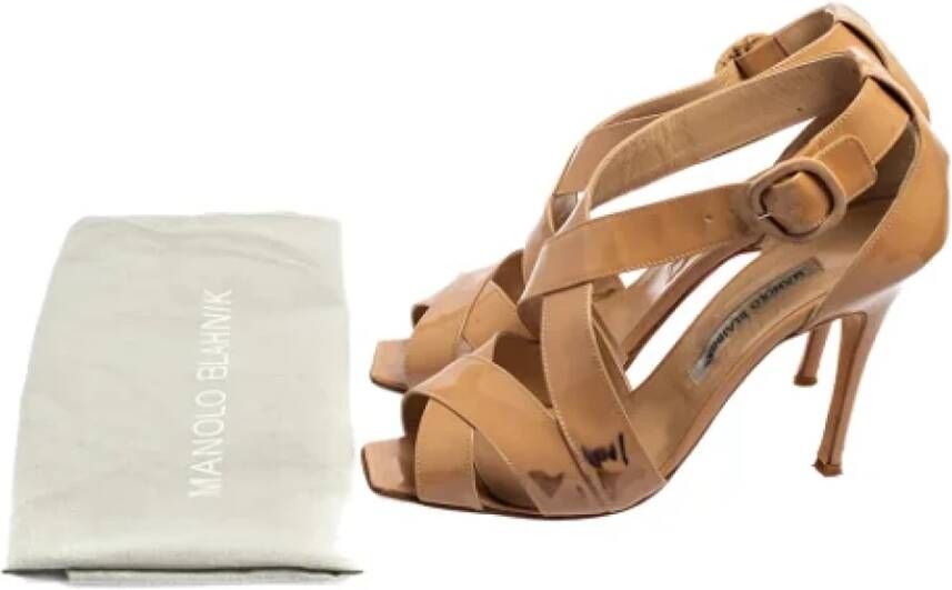 Manolo Blahnik Pre-owned Leather sandals Beige Dames