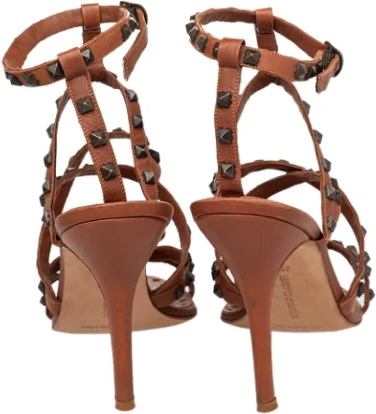 Manolo Blahnik Pre-owned Leather sandals Brown Dames