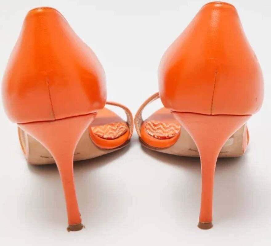 Manolo Blahnik Pre-owned Leather sandals Orange Dames