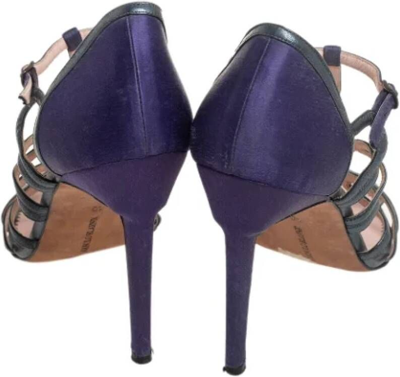 Manolo Blahnik Pre-owned Leather sandals Purple Dames