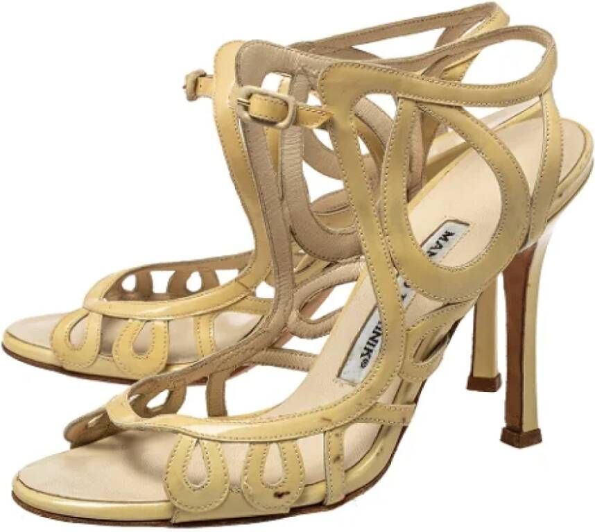 Manolo Blahnik Pre-owned Leather sandals Yellow Dames