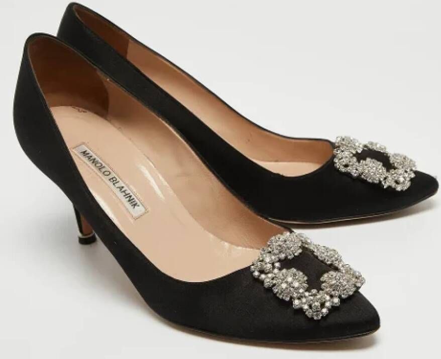 Manolo Blahnik Pre-owned Satin heels Black Dames