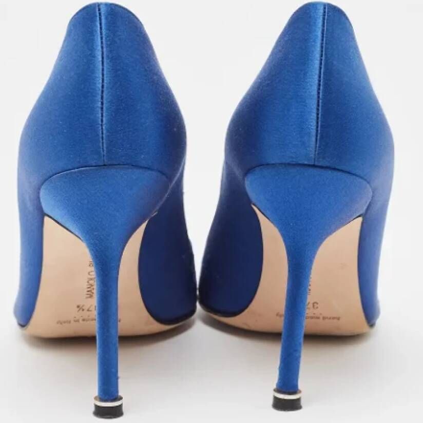 Manolo Blahnik Pre-owned Satin heels Blue Dames