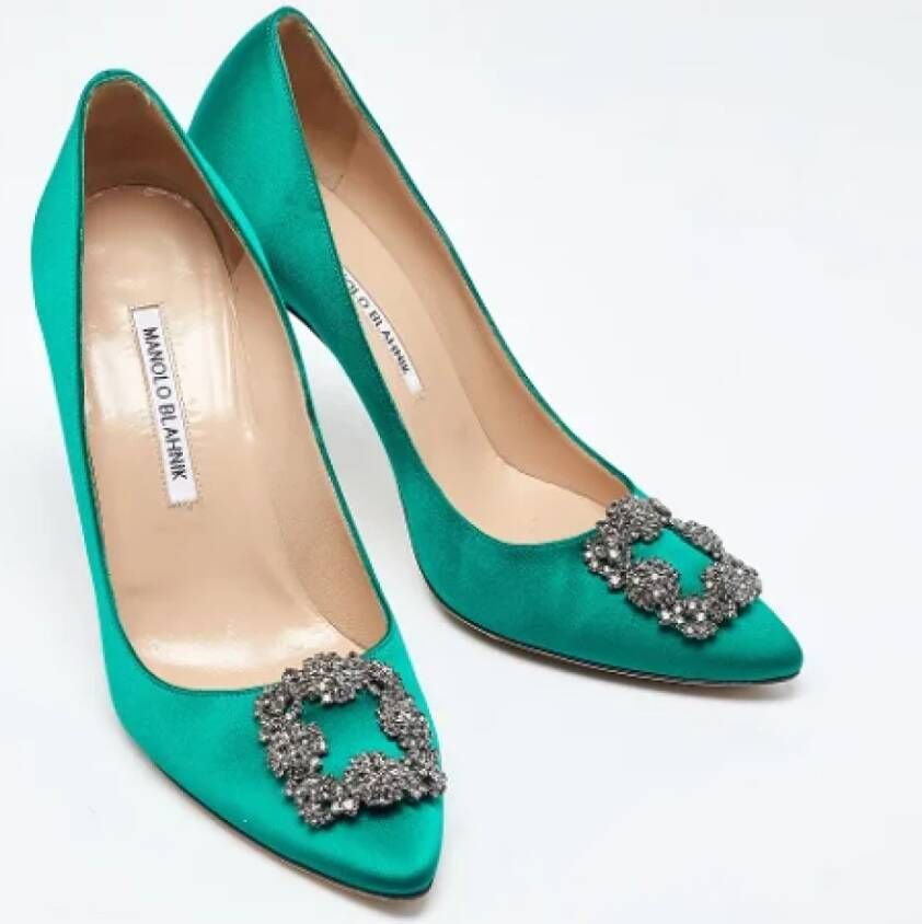 Manolo Blahnik Pre-owned Satin heels Green Dames