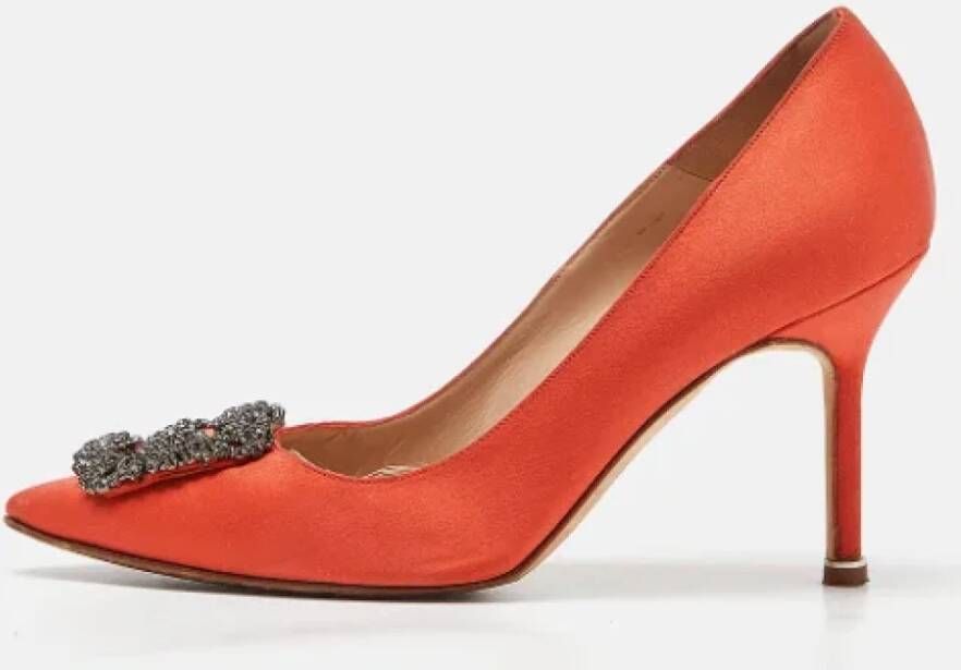 Manolo Blahnik Pre-owned Satin heels Orange Dames
