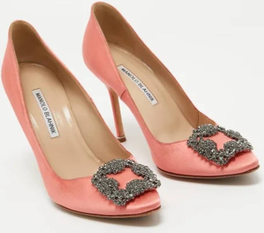 Manolo Blahnik Pre-owned Satin heels Pink Dames