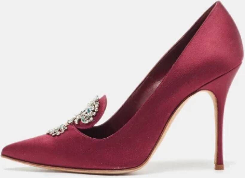 Manolo Blahnik Pre-owned Satin heels Red Dames