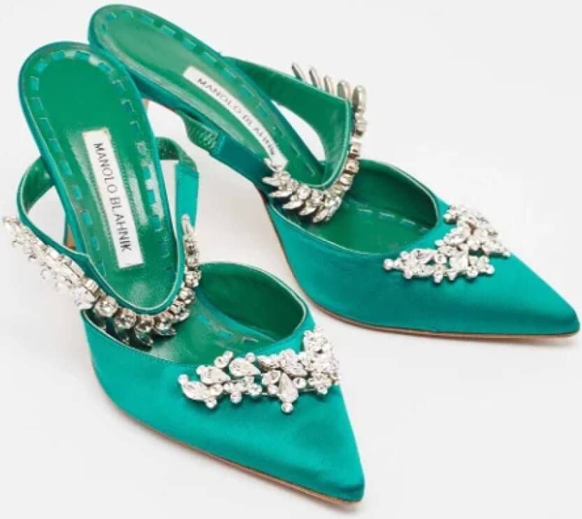 Manolo Blahnik Pre-owned Satin sandals Green Dames