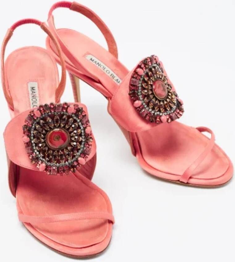 Manolo Blahnik Pre-owned Satin sandals Pink Dames