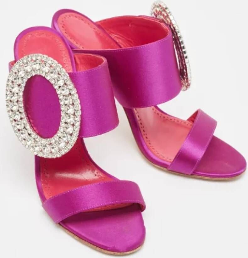 Manolo Blahnik Pre-owned Satin sandals Purple Dames