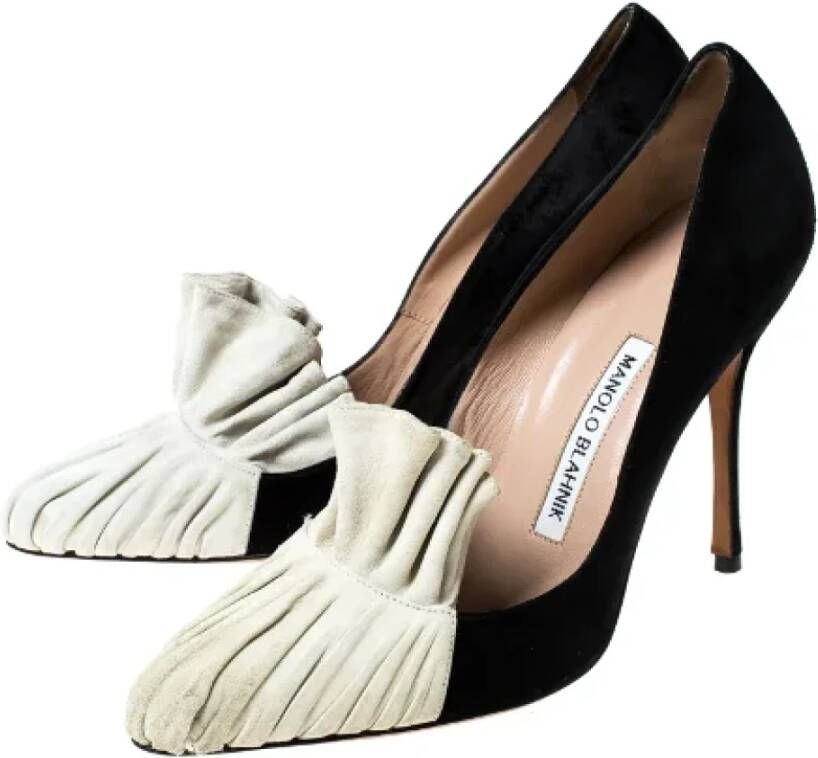 Manolo Blahnik Pre-owned Suede heels Black Dames