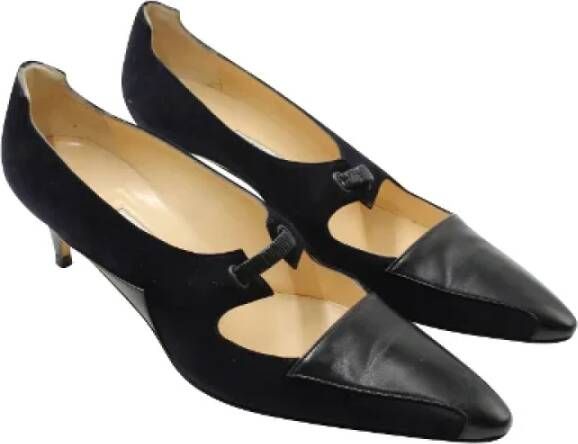 Manolo Blahnik Pre-owned Suede heels Black Dames