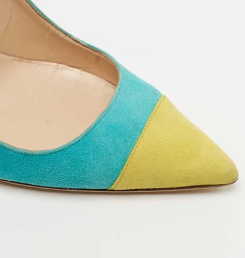 Manolo Blahnik Pre-owned Suede heels Blue Dames