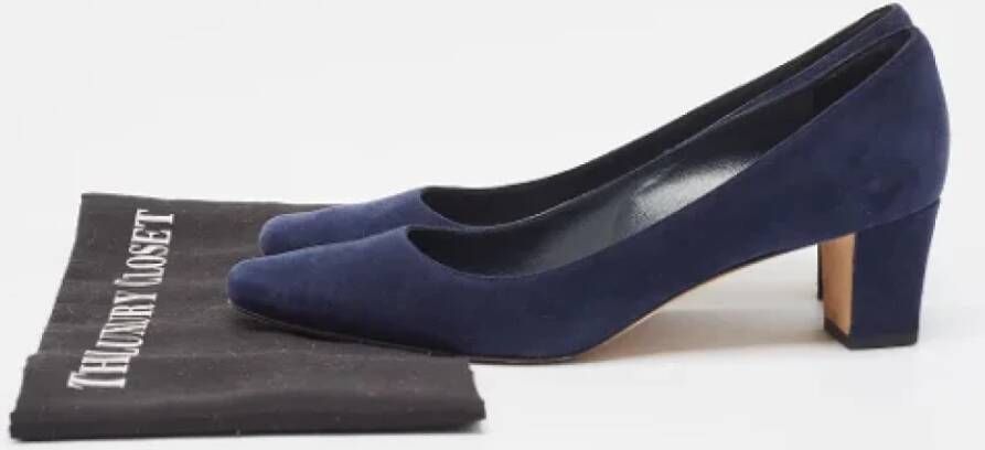 Manolo Blahnik Pre-owned Suede heels Blue Dames