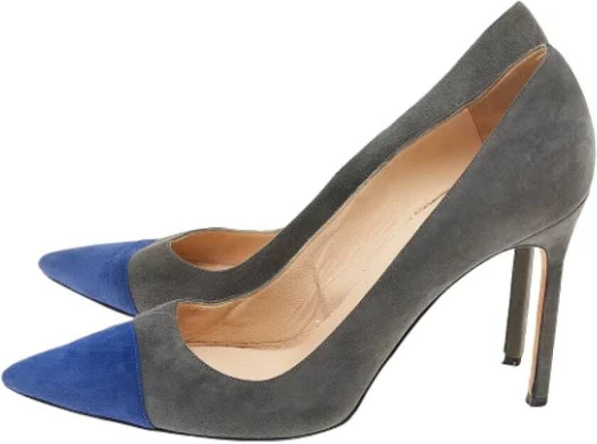 Manolo Blahnik Pre-owned Suede heels Gray Dames