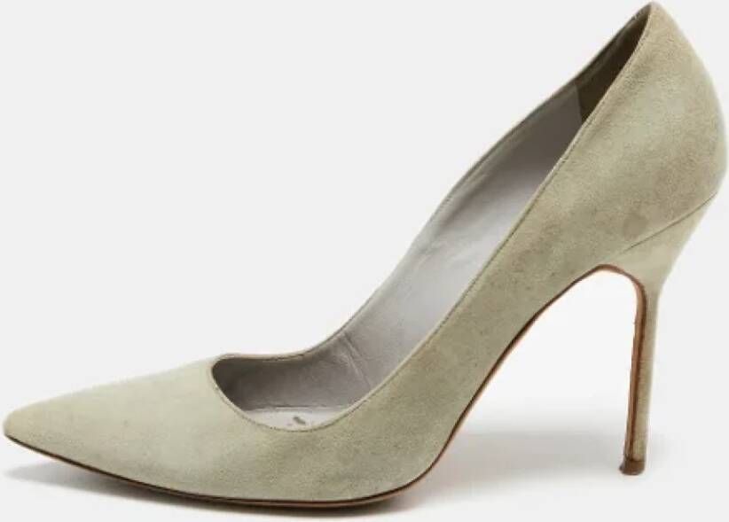 Manolo Blahnik Pre-owned Suede heels Green Dames