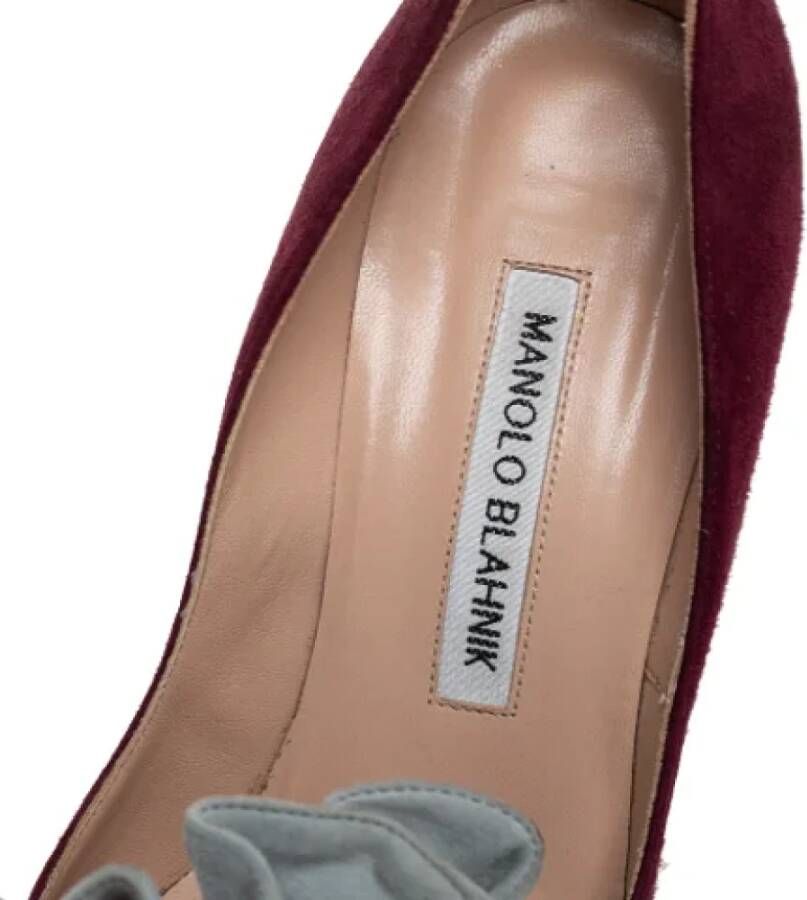 Manolo Blahnik Pre-owned Suede heels Red Dames