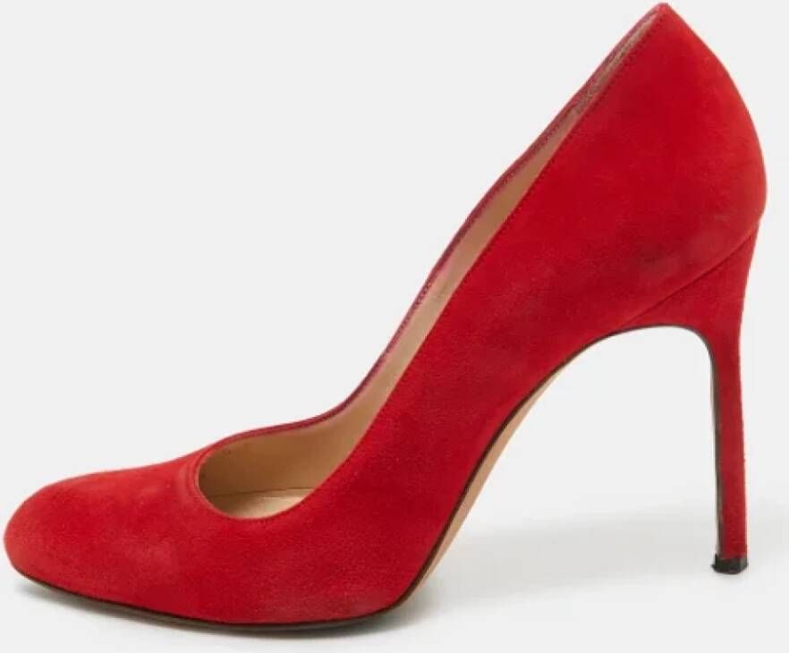 Manolo Blahnik Pre-owned Suede heels Red Dames
