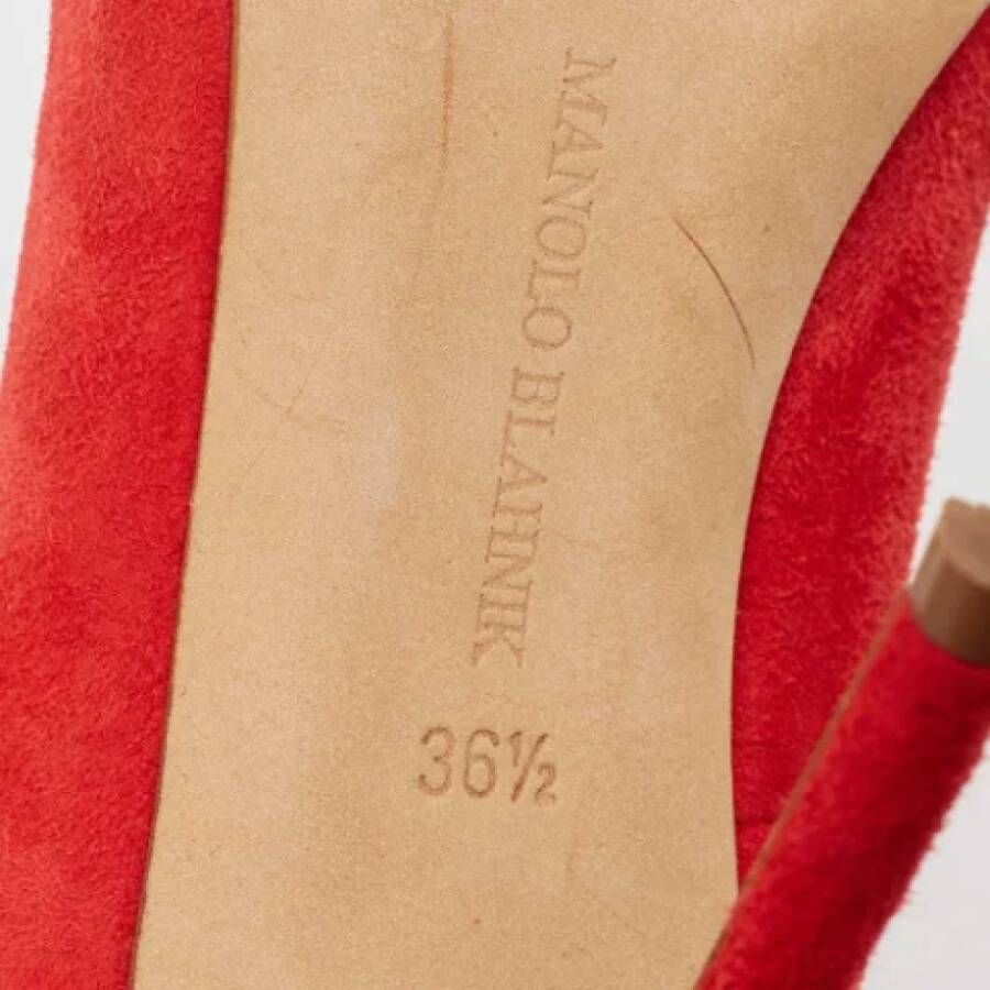Manolo Blahnik Pre-owned Suede heels Red Dames
