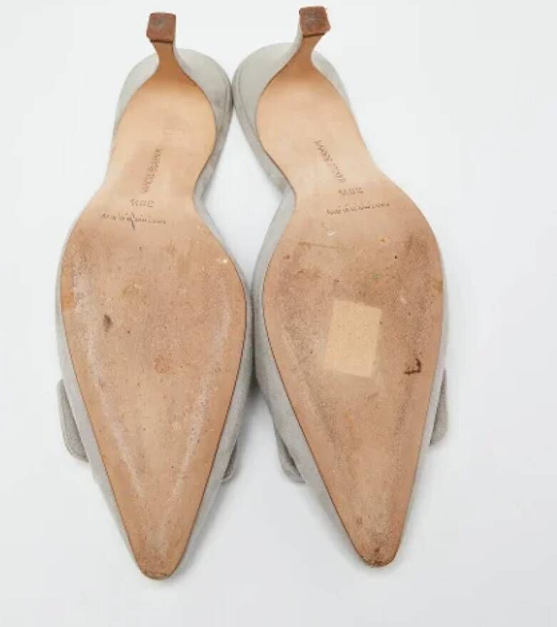 Manolo Blahnik Pre-owned Suede sandals Gray Dames