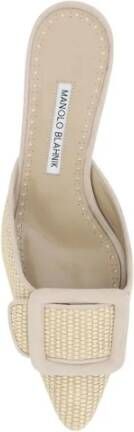 Manolo Blahnik Raffia Almond Toe Pumps met reliëfgesp Beige Dames