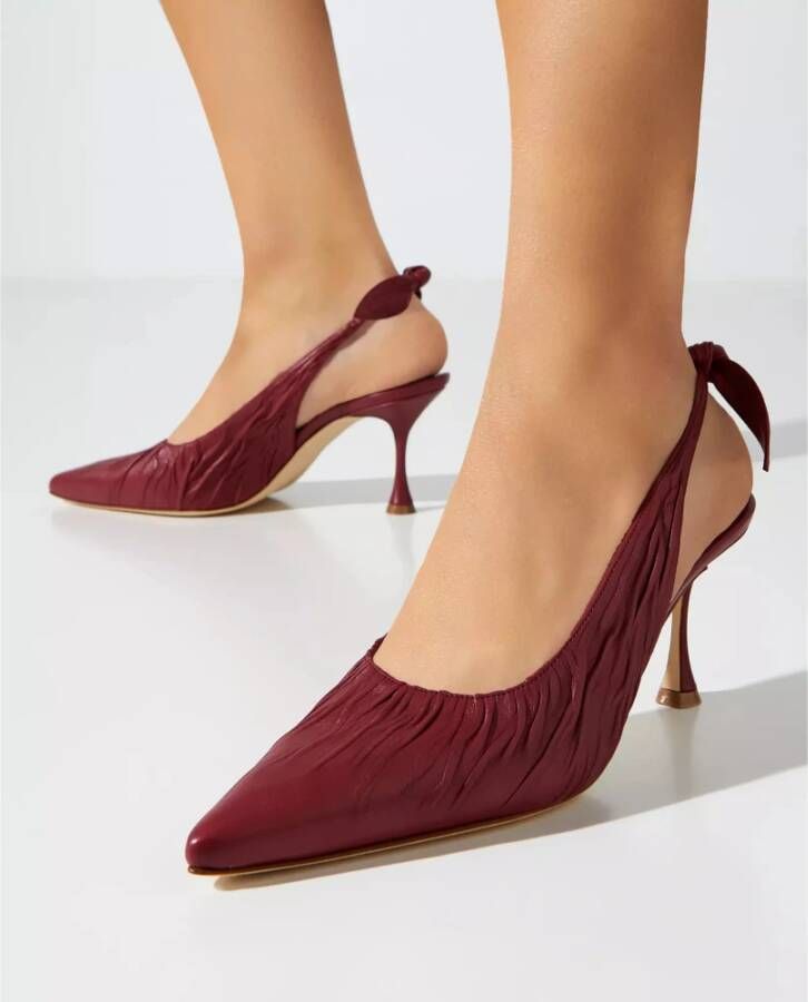 Manolo Blahnik Stijlvolle Bordeaux Hakken met Strik